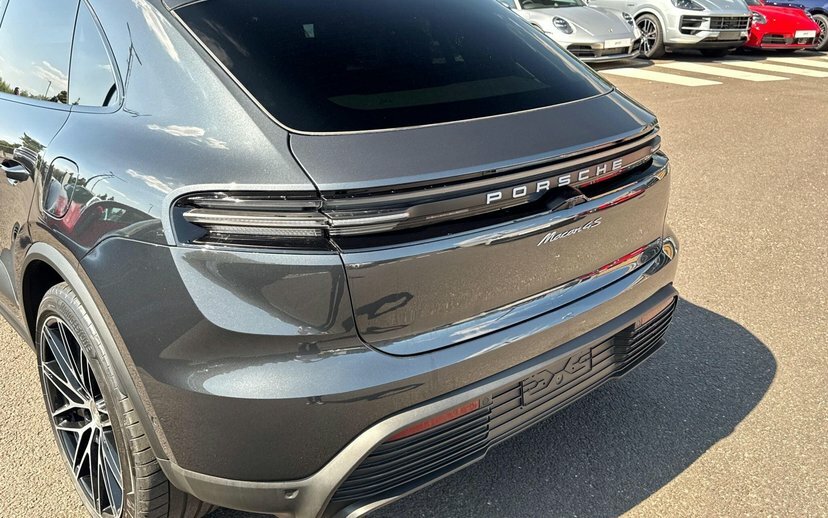Porsche Macan 100Kwh Gts Black #28
