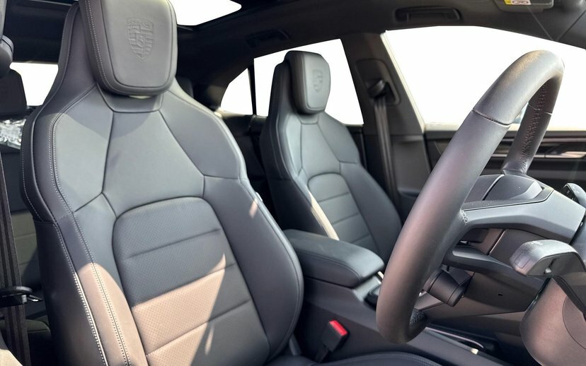 Porsche Macan 100Kwh Gts Black #7