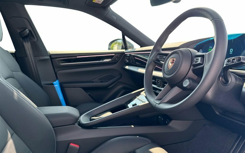 Porsche Macan 100Kwh Gts Black #6