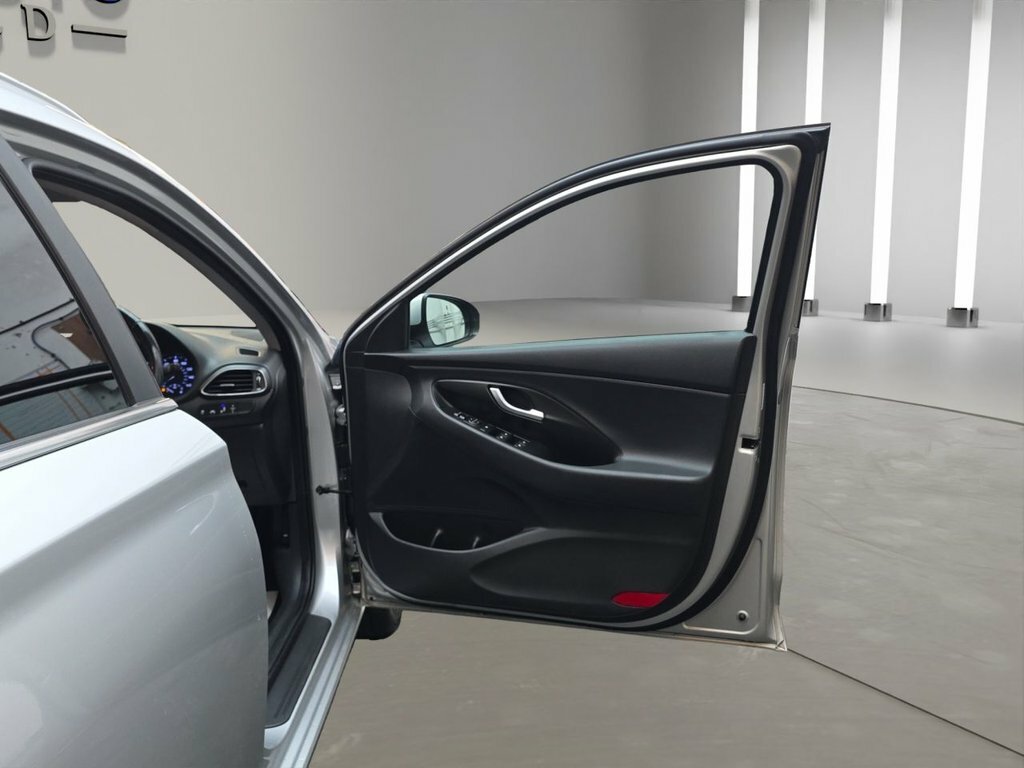 Hyundai I30 1L Premium Se White #10