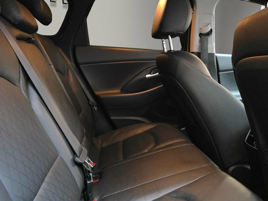 Hyundai I30 1L Premium Se White #23