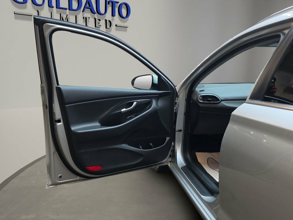 Hyundai I30 1L Premium Se White #9