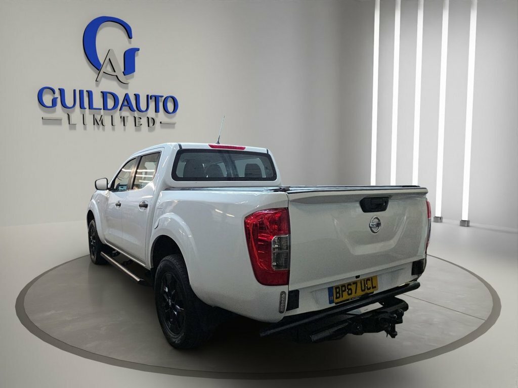 Nissan Navara 2.3L Visia White #3