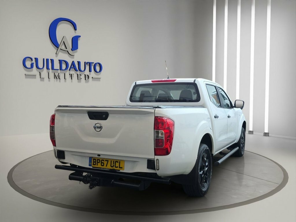 Nissan Navara 2.3L Visia White #5