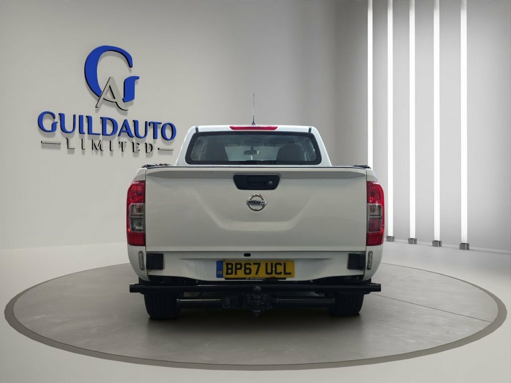 Nissan Navara 2.3L Visia White #4