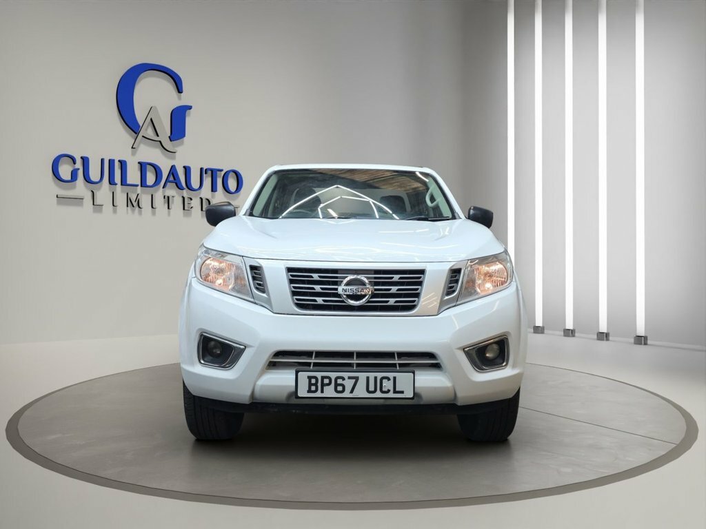 Nissan Navara 2.3L Visia White #2