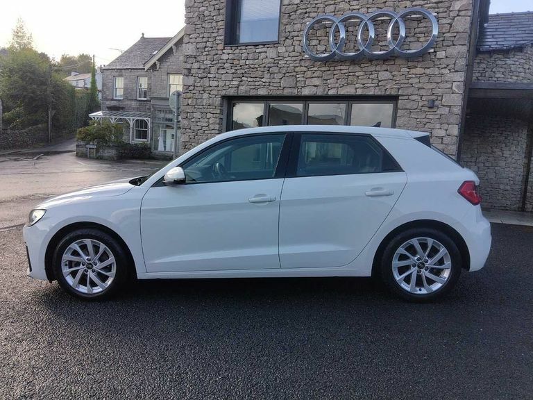 Audi A1 Sport 30 Tfsi 110 Ps 6-Speed White #4