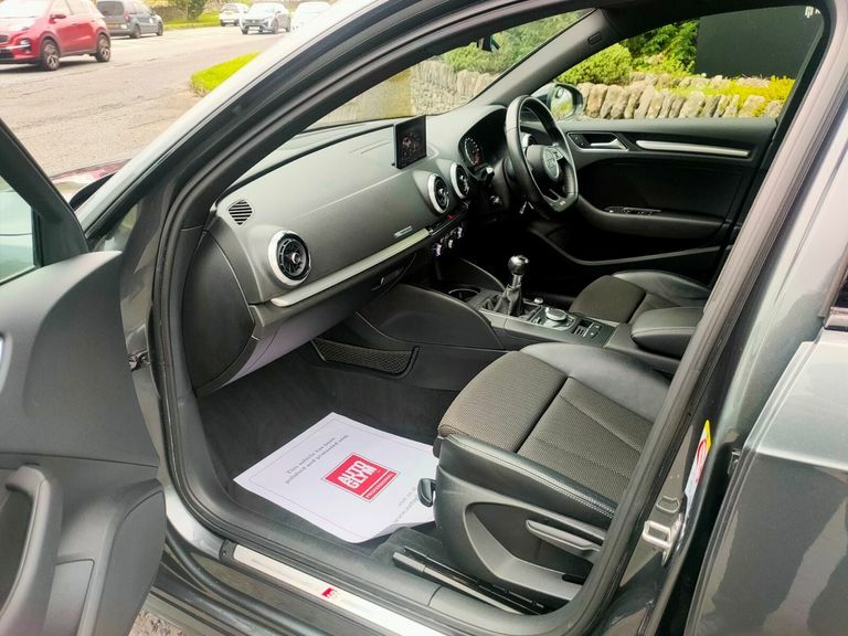 Audi A3 1.5 Tfsi Black Edition Grey #3