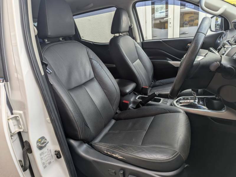 Nissan Navara Double Cab Pick Up Tekna 2.3Dci 190 4Wd White #5