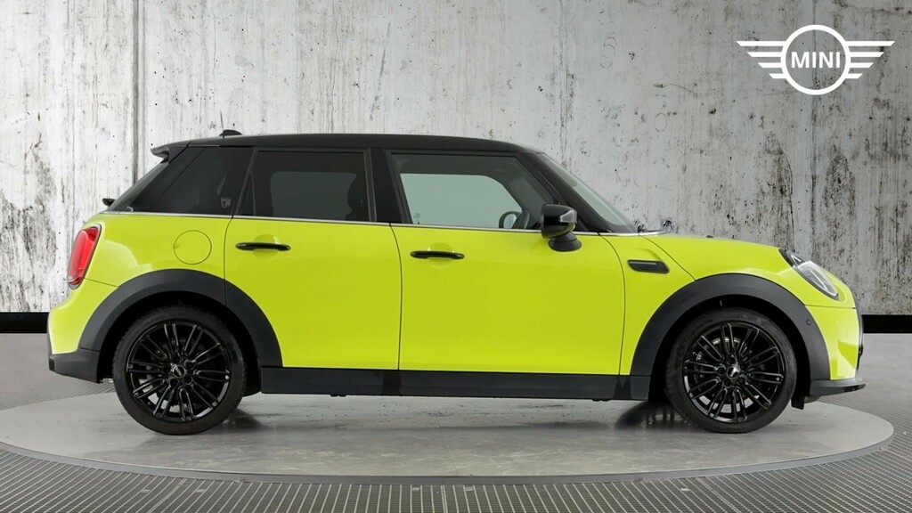 Mini Hatch 1.5 Cooper Exclusive Steptronic Euro 6 Ss MV23DAO Yellow #3