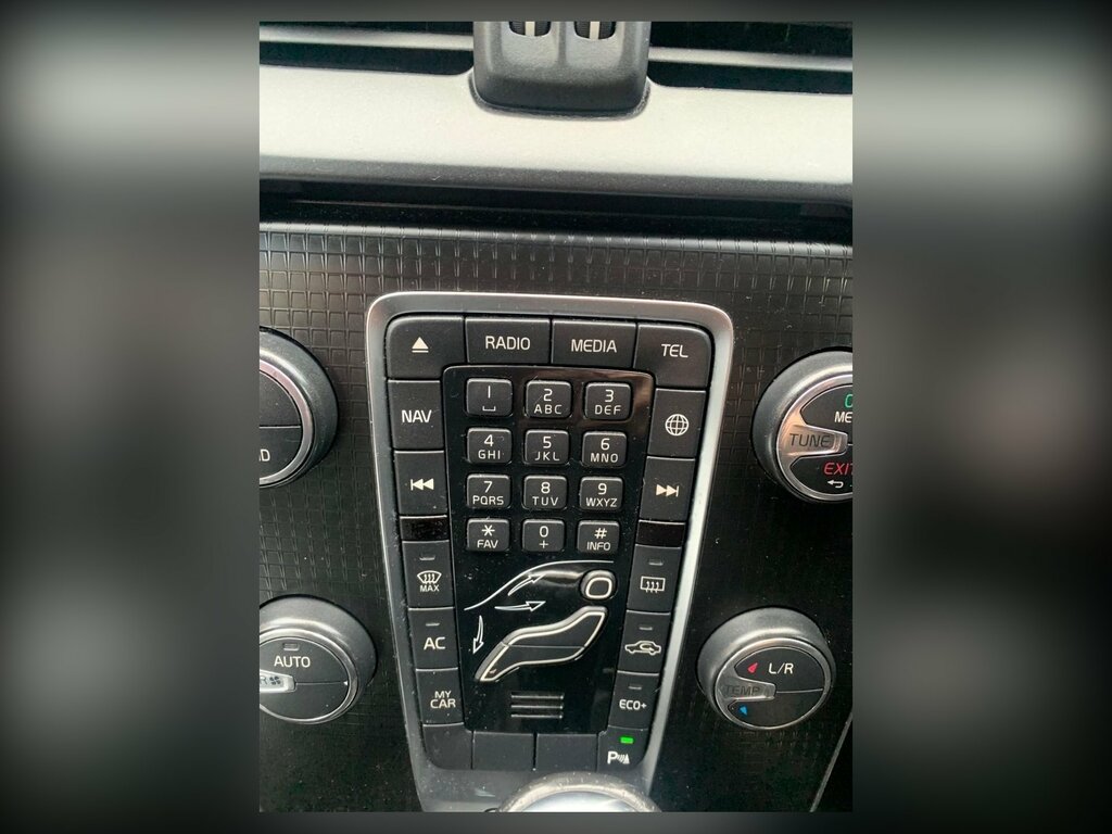 Volvo V40 D2 122 Momentum Edition Black #17