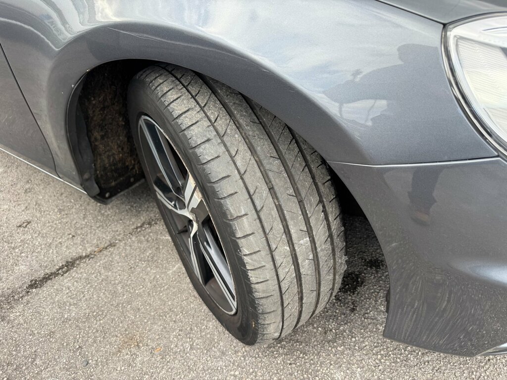 Volvo V40 D2 122 Momentum Edition Black #23