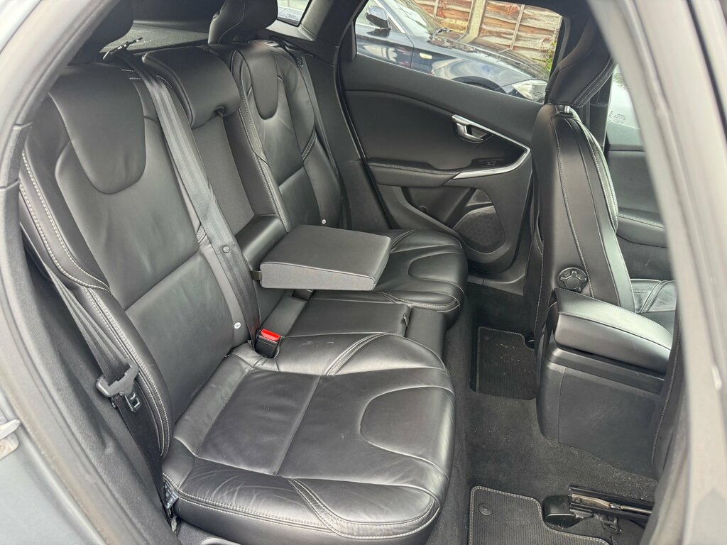 Volvo V40 1.5 T3 R-design Edition Hatchback Grey #4