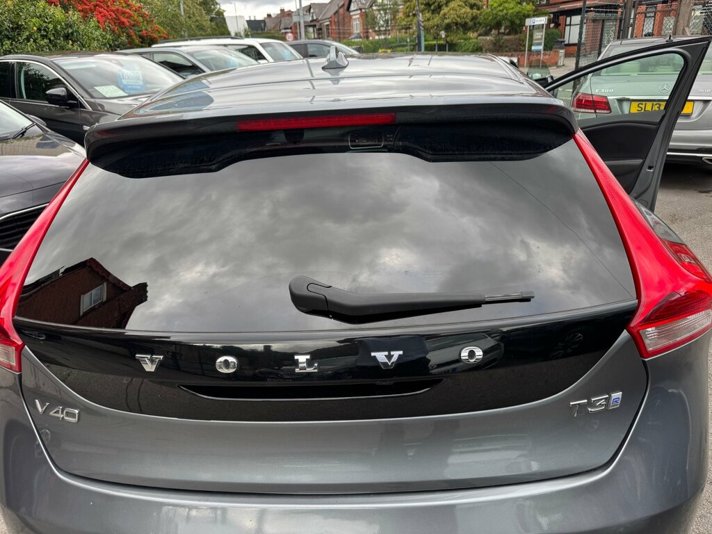Volvo V40 D2 122 Momentum Edition Black #44