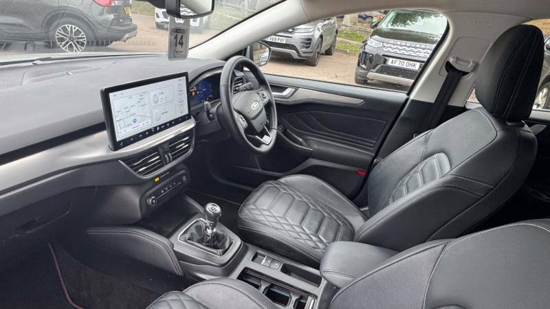 Ford Focus 1.0 Ecoboost Hybrid Mhev Titanium X Red #4