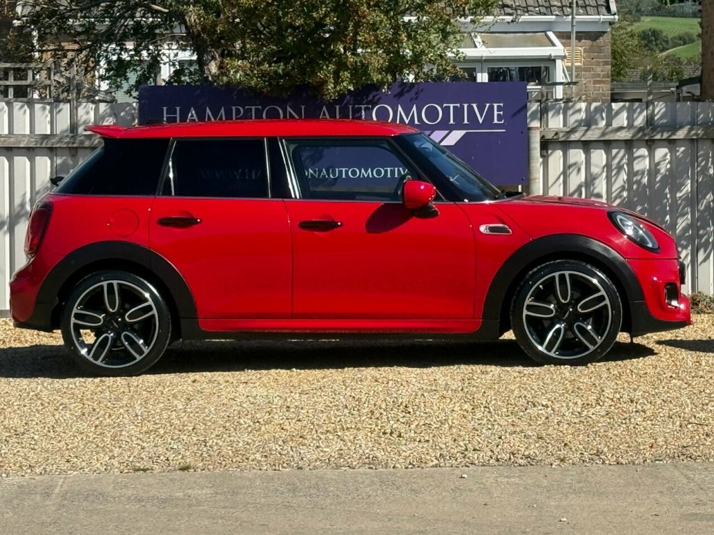 Mini Hatch 1.5L Cooper Sport Red #4