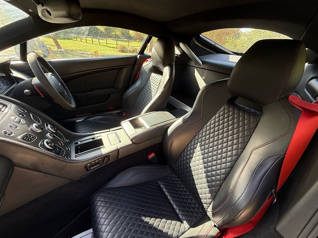 Aston Martin Vantage V8 Sportshift II Euro 6 Black #30