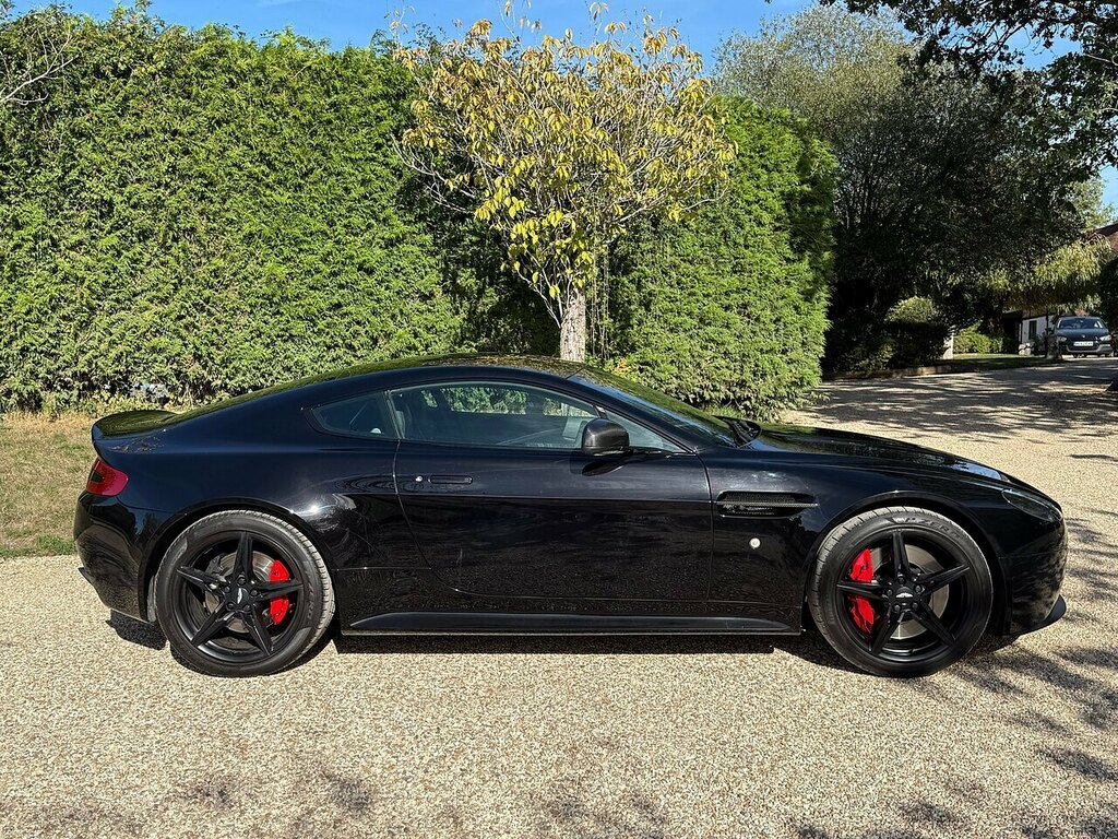 Aston Martin Vantage V8 Sportshift II Euro 6 Black #21
