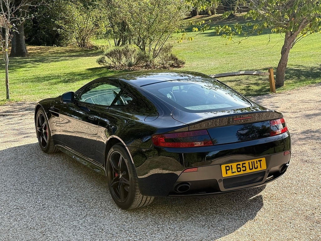 Aston Martin Vantage V8 Sportshift II Euro 6 Black #15