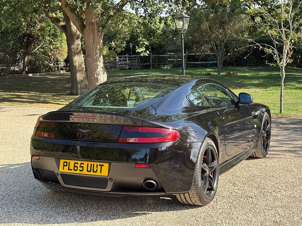 Aston Martin Vantage V8 Sportshift II Euro 6 Black #18
