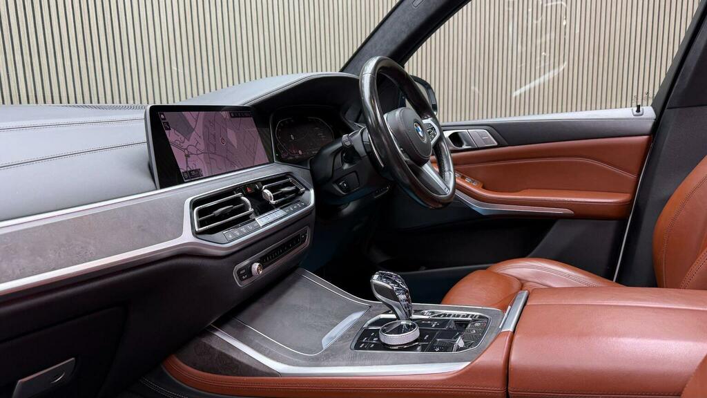 BMW X7 Xdrive40i M Sport Step Black #8