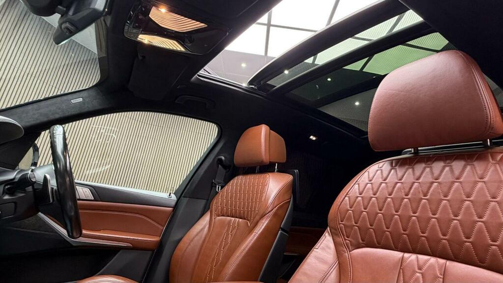 BMW X7 Xdrive40i M Sport Step Black #9