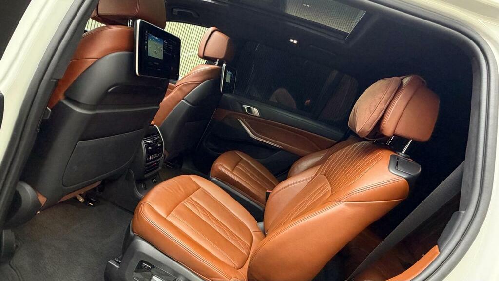 BMW X7 Xdrive40i M Sport Step Black #10