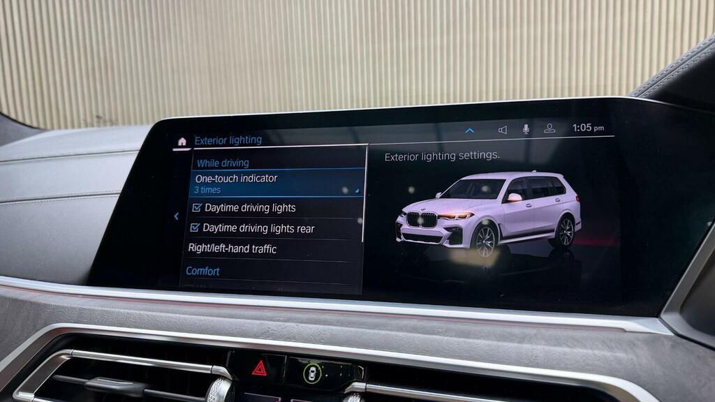 BMW X7 Xdrive40i M Sport Step Black #27
