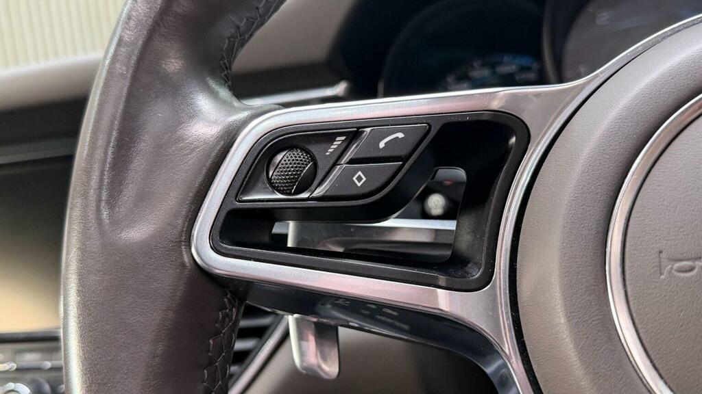 Porsche Macan 3L Turbo Grey #19