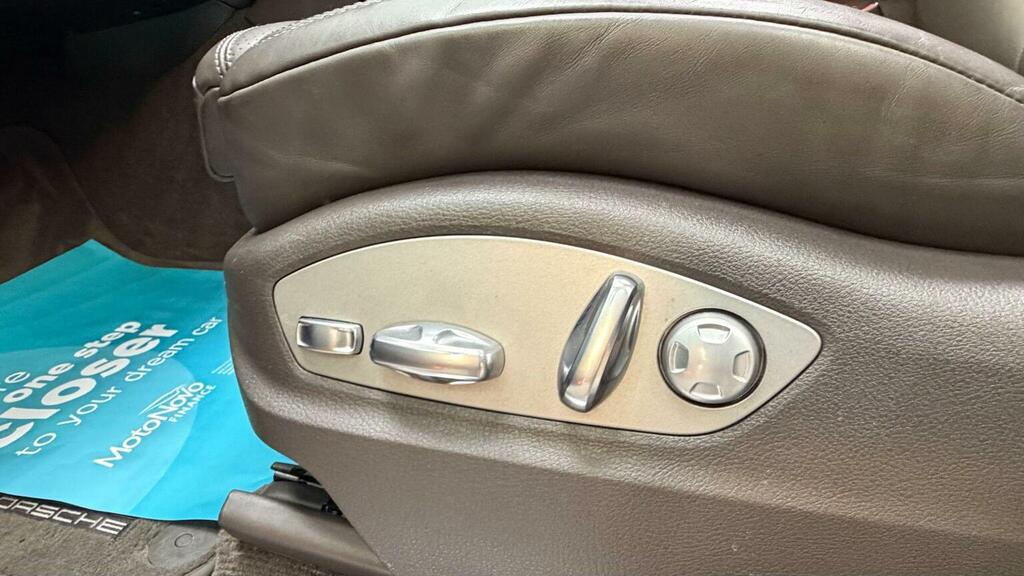 Porsche Macan 3L Turbo Grey #11