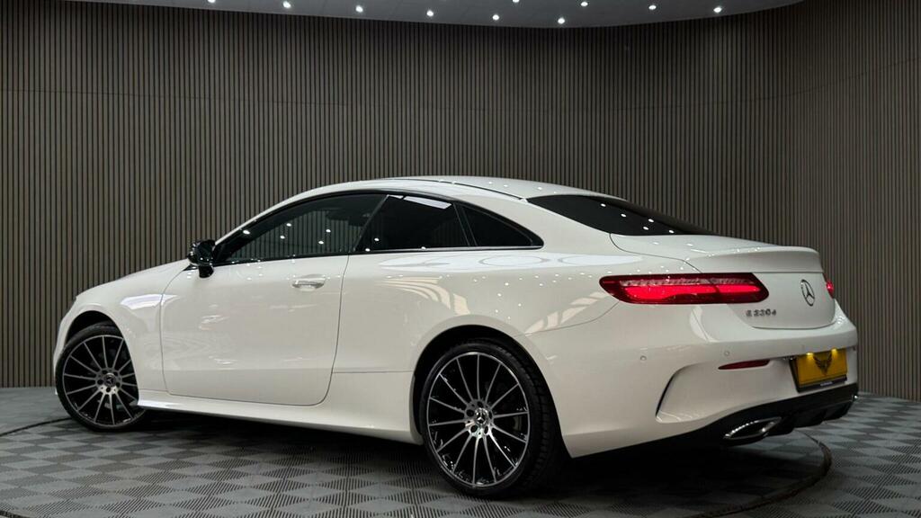 Mercedes-Benz E Class 2.0 E220d Amg Line G-tronic Euro 6 Ss White #2