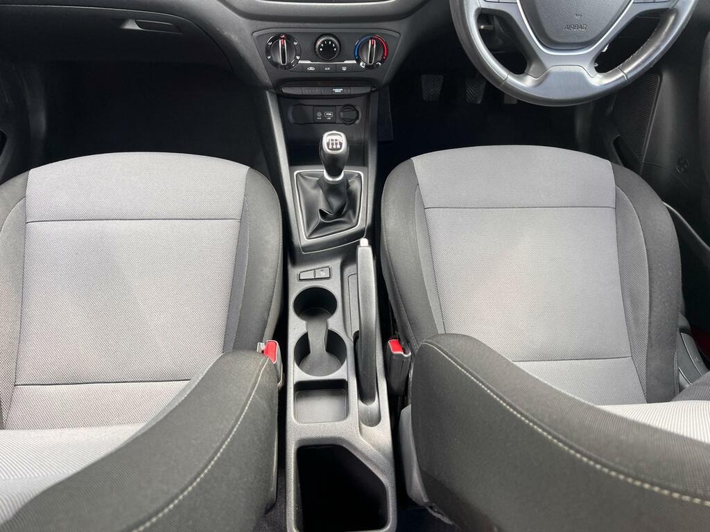 Hyundai I20 1.2 Mpi Se 83 Bhp White #18