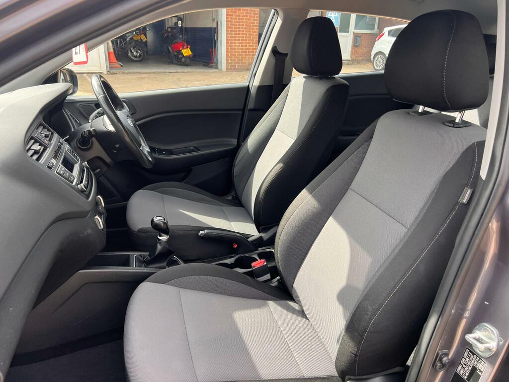 Hyundai I20 1.2 Mpi Se 83 Bhp White #13