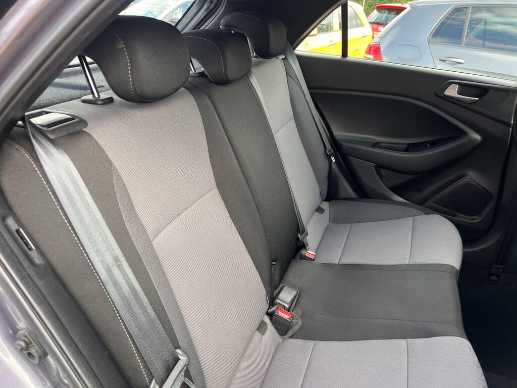 Hyundai I20 1.2 Mpi Se 83 Bhp White #37