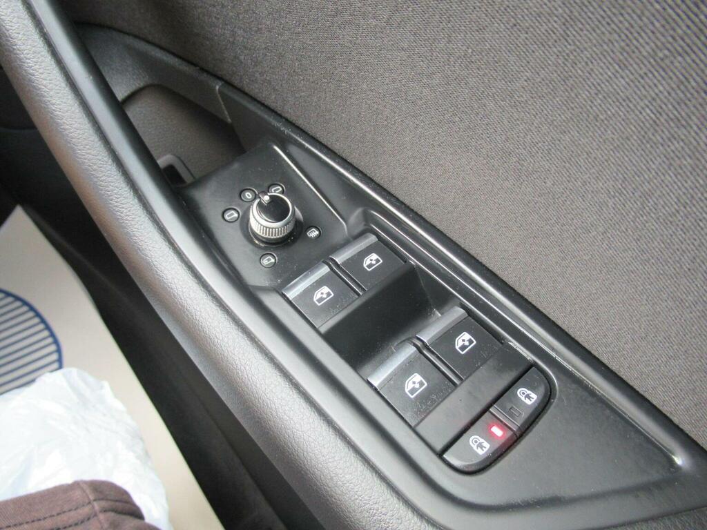 Audi A4 Avant 35 Tfsi Black Edition S Tronic Blue #26
