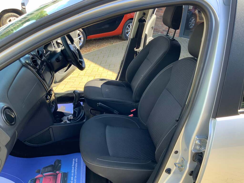 Dacia Logan Mcv 1.5L Ambiance Dci 90 Bhp White #12