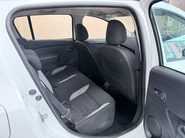 Dacia Sandero Stepway Hatchback 0.9 Tce Laureate Euro 5 201414 White #18
