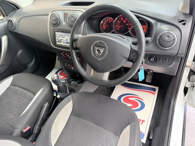 Dacia Sandero Stepway Hatchback 0.9 Tce Laureate Euro 5 201414 White #14