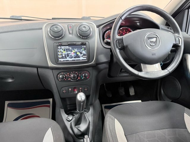 Dacia Sandero Stepway Hatchback 0.9 Tce Laureate Euro 5 201414 White #15