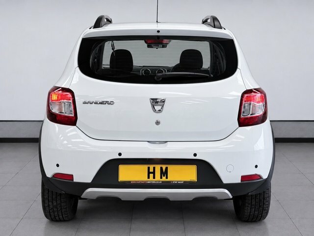 Dacia Sandero Stepway Hatchback 0.9 Tce Laureate Euro 5 201414 White #22
