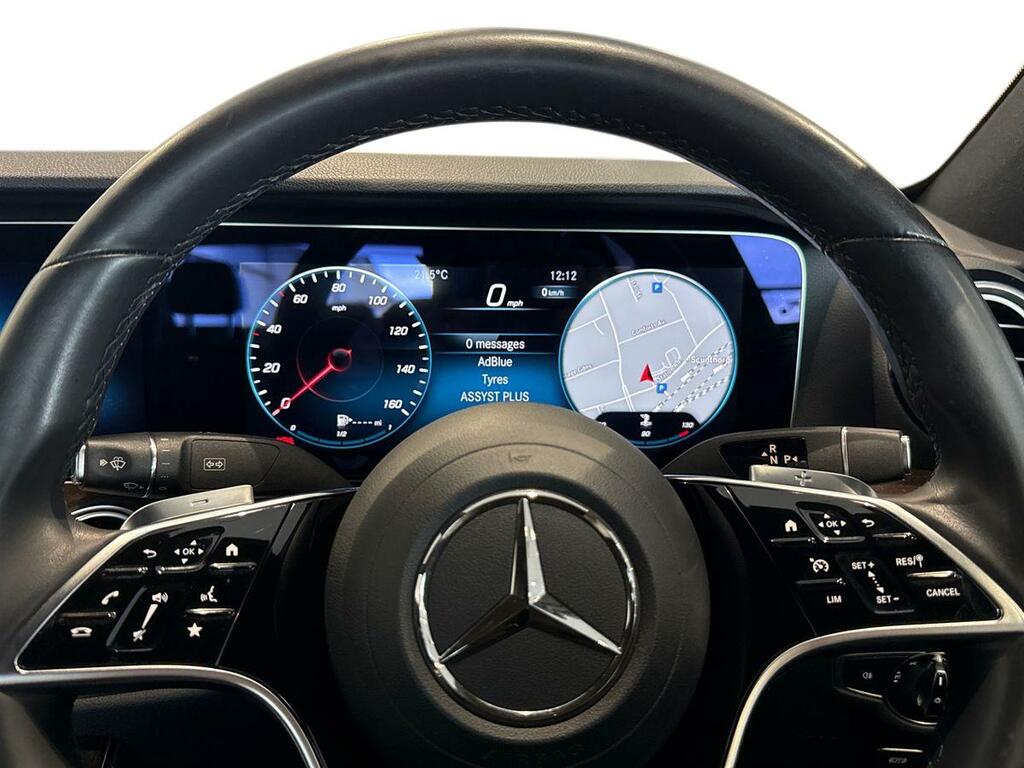 Mercedes-Benz E Class 2.0 E300de 13.5Kwh Amg Line Edition Plug-in G-tron White #13