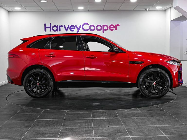 Jaguar F-Pace 2.0 D200 R-dynamic Black Awd Red #5
