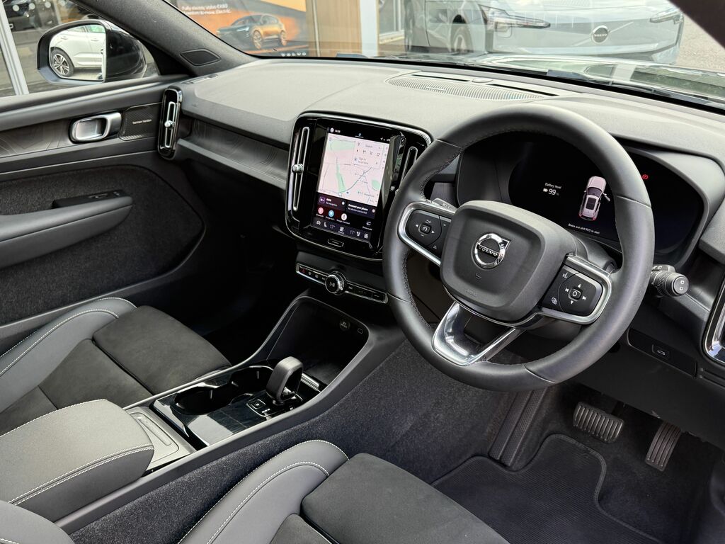 Volvo XC40 Twin Ultimate CF23GHH Black #5