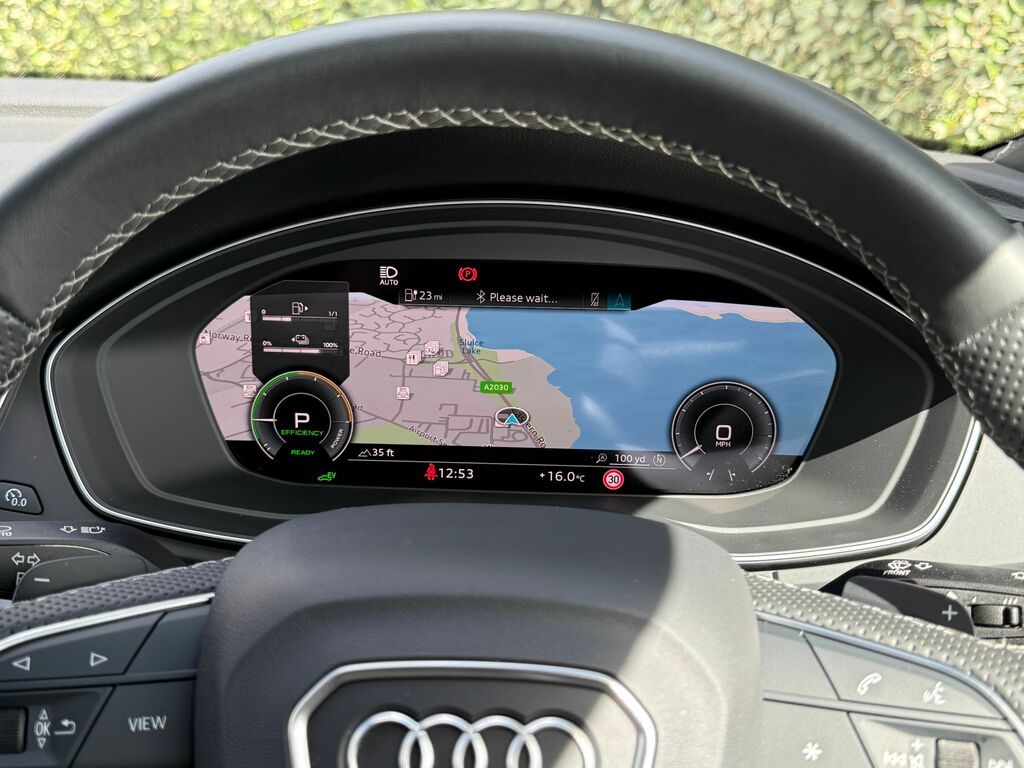 Audi Q5 S Line Black #4