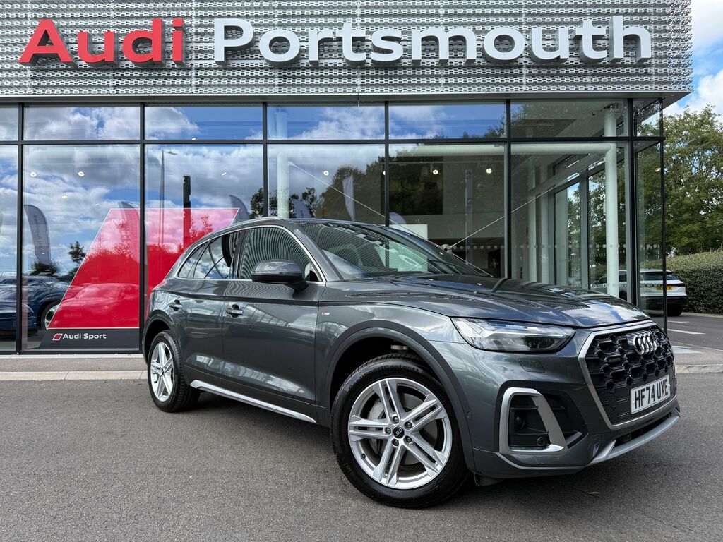 Audi Q5 S Line Black