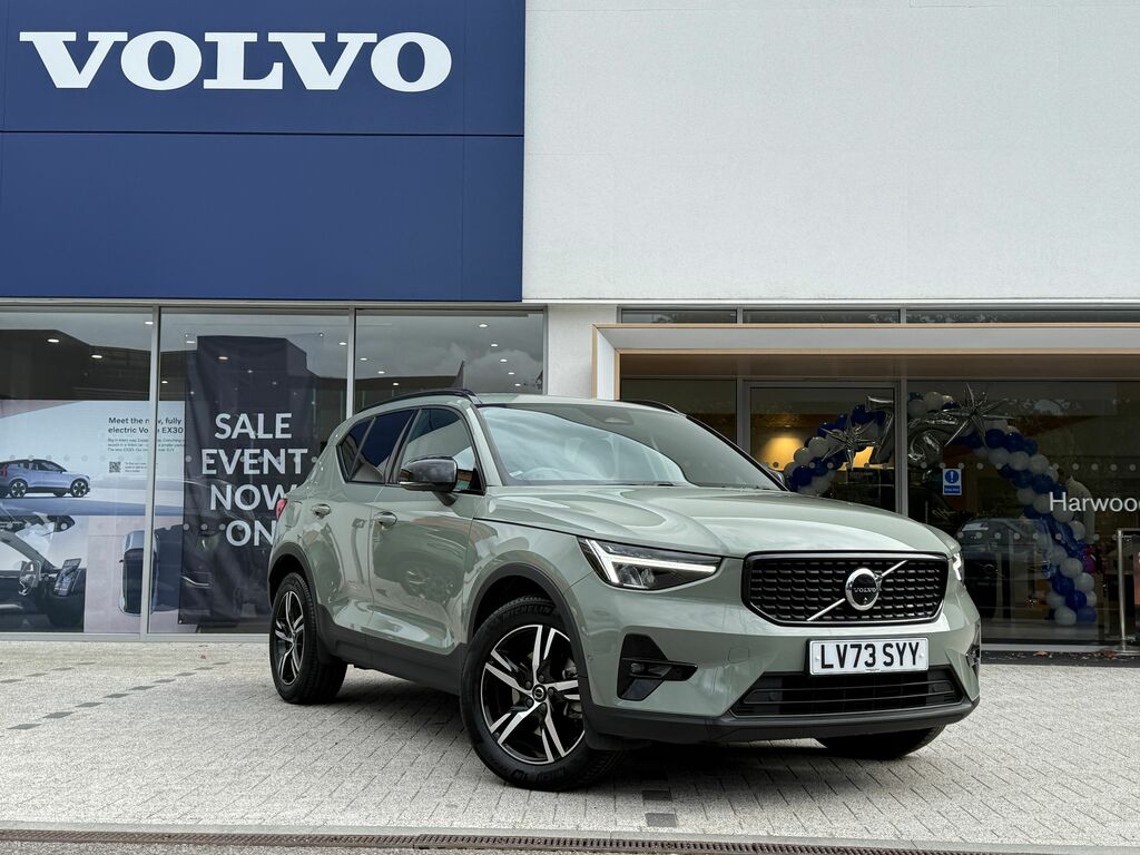 Volvo XC40 Plus Green