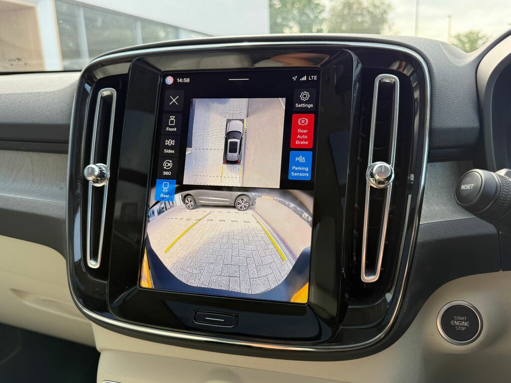 Volvo XC40 Ultra Black #3