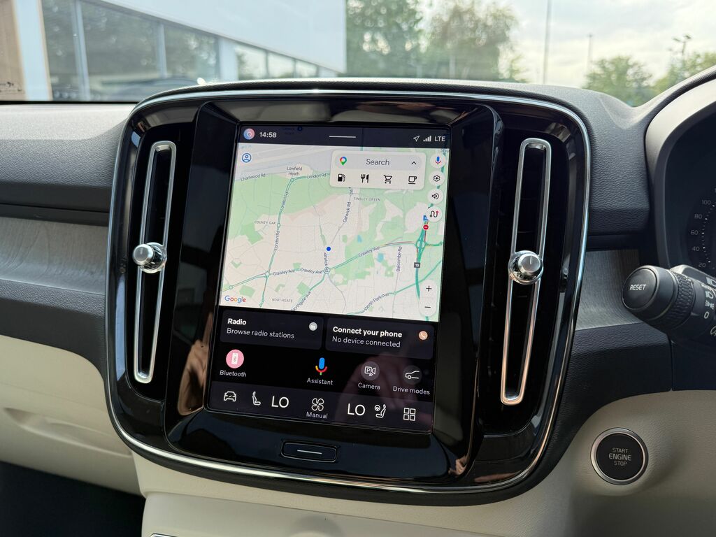 Volvo XC40 Ultra Black #4
