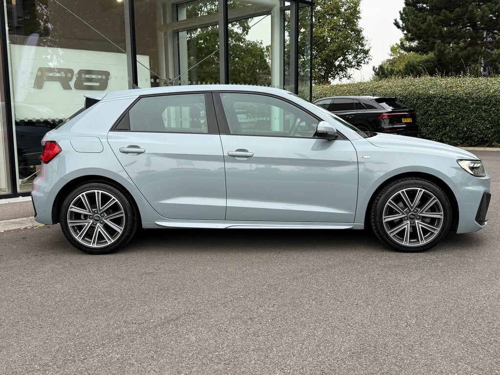 Audi A1 S Line Black #2