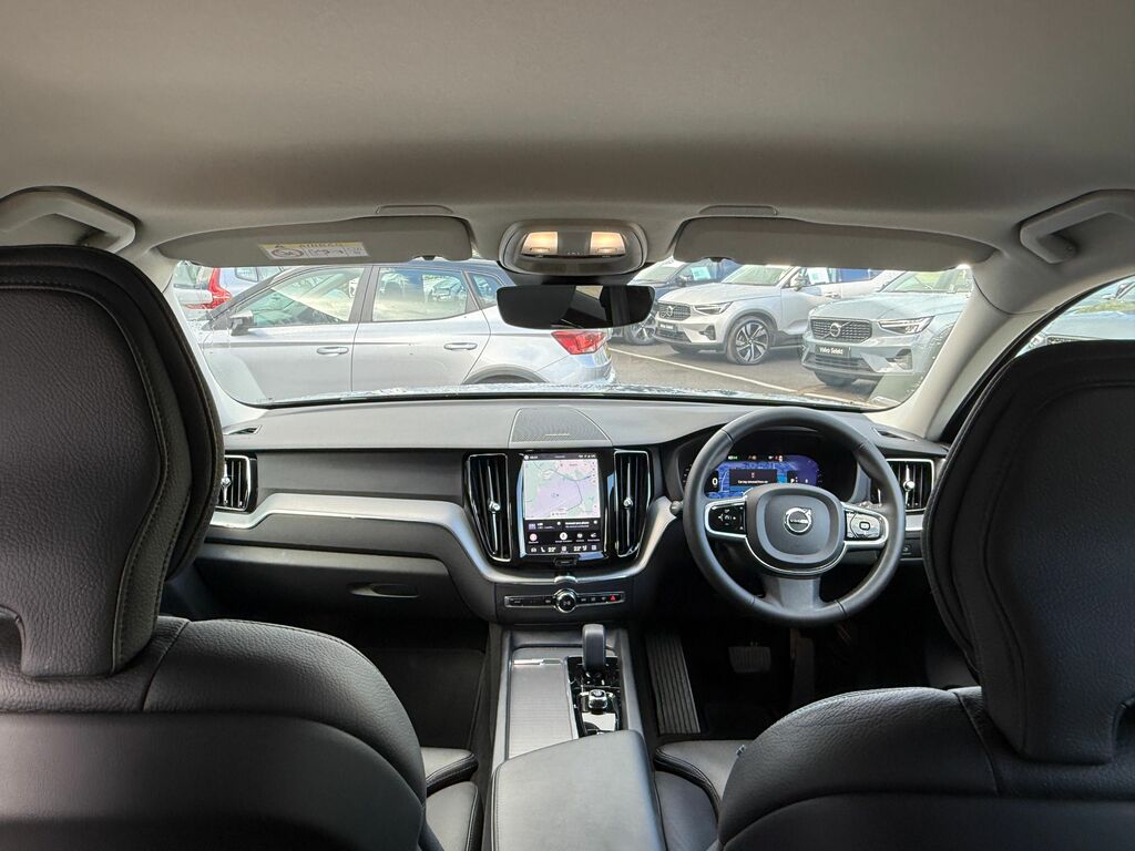 Volvo XC60 Plus Black #2